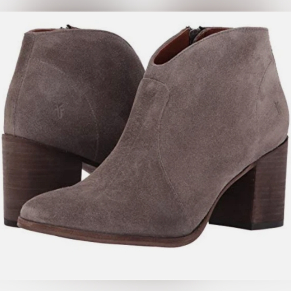 Frye Nora Suede Grey Ankle Boots. Size: 8B.